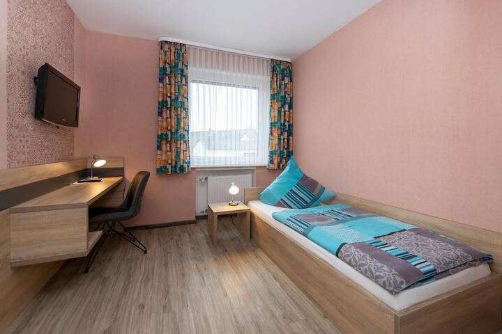 Room 14 of 37