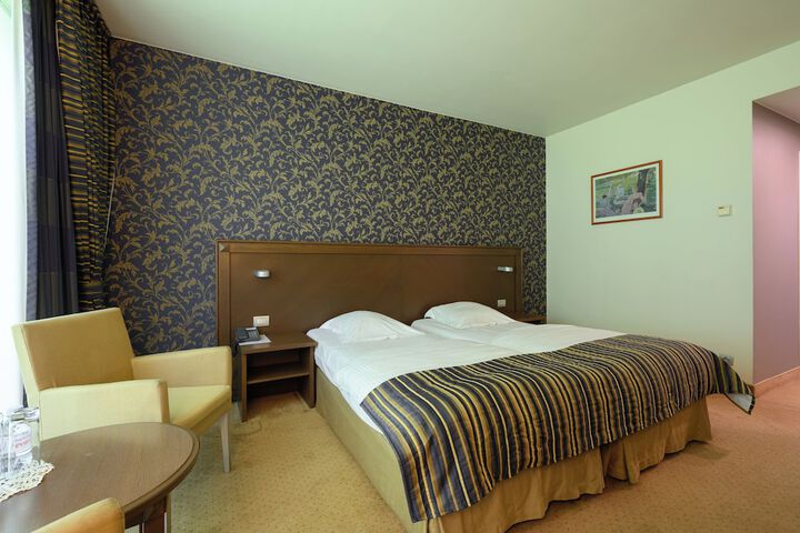 Room 9 of 56