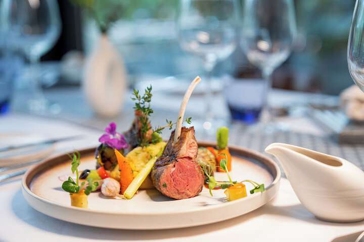 Dining 76 of 113