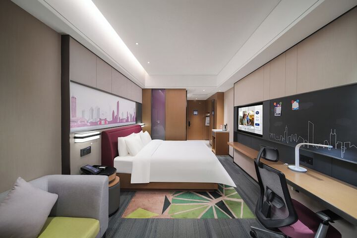 Room 7 of 38