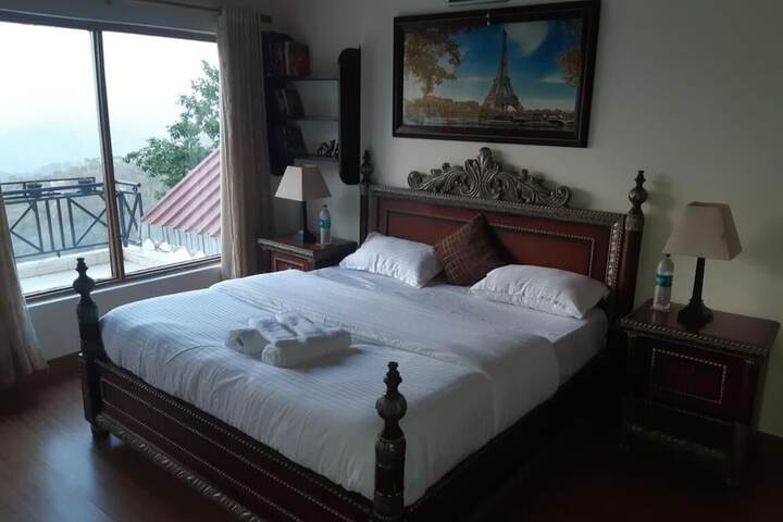 Room 15 of 26