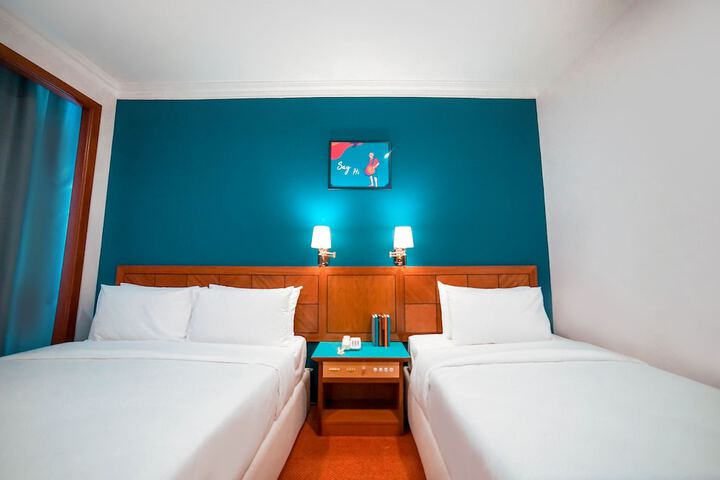 Room 8 of 23