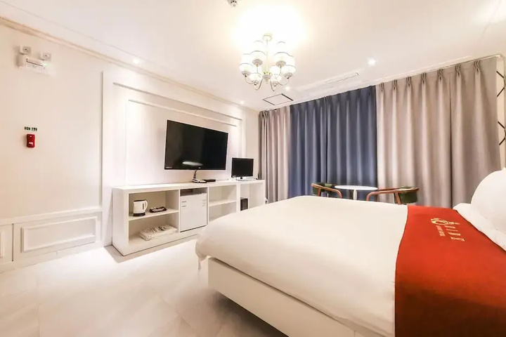 Room 3 of 23