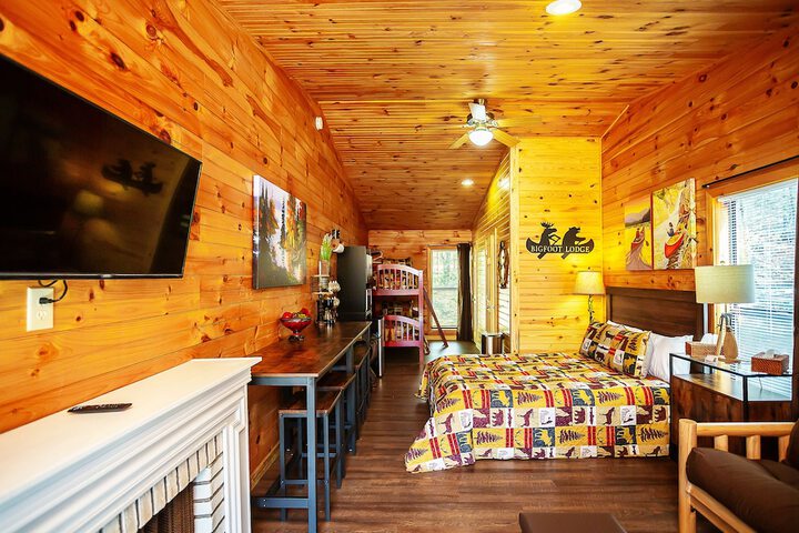 Room 2 of 16