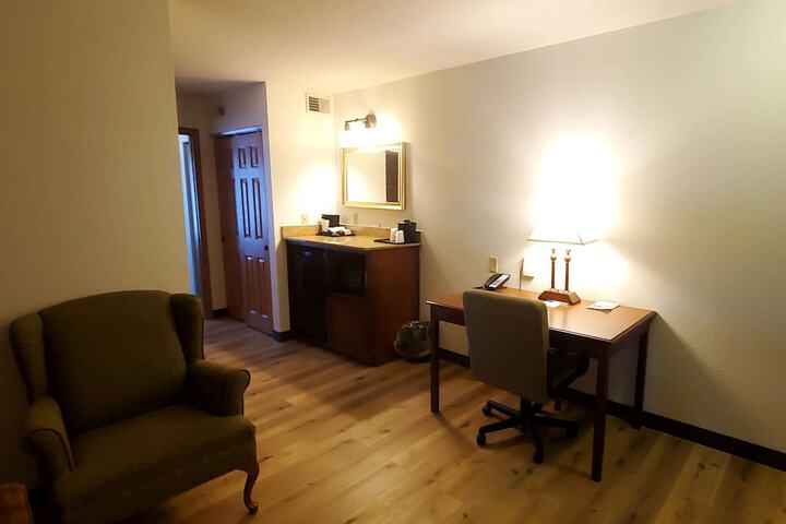 1 King Bed Studio Suite (10 of 23)