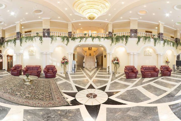 Ballroom/Hall 21 of 24