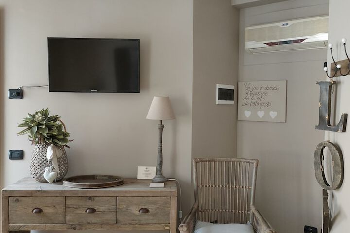 Room 106 of 140