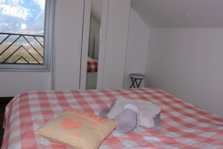 Room 12 of 14