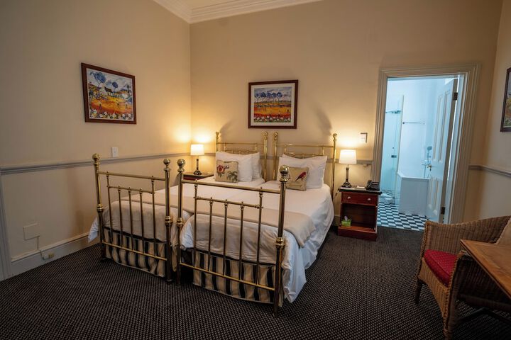 Room 27 of 52