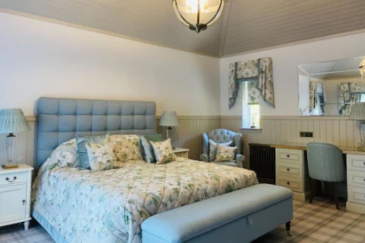 Room 25 of 141