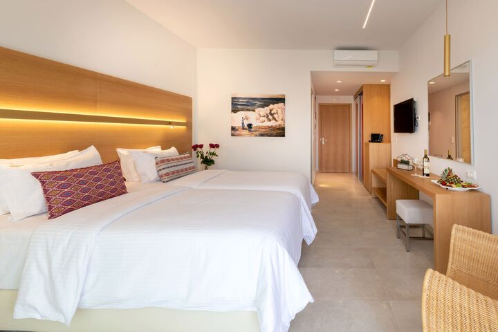 Room 27 of 152