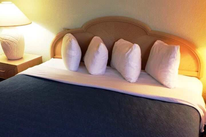 1 King Bed Suite (19 of 19)