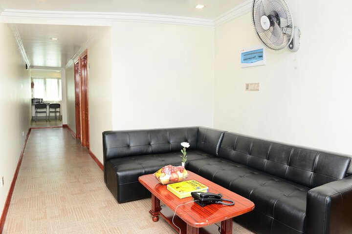 Room 9 of 24