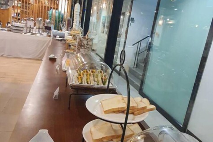 Dining 67 of 107