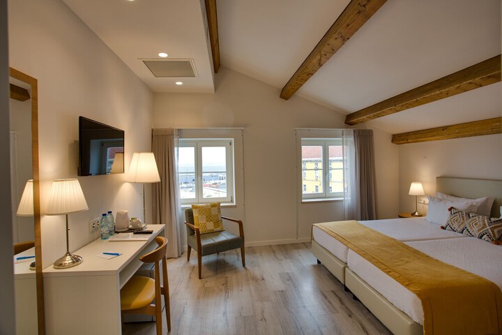 Room 5 of 37