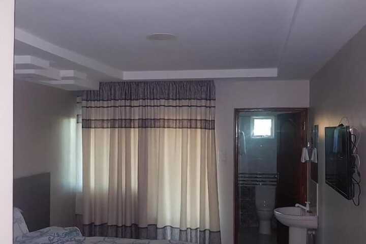 Room 12 of 20