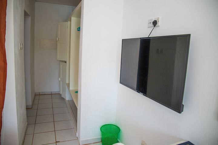 Room 19 of 103