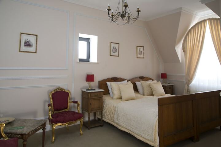 Room 14 of 34