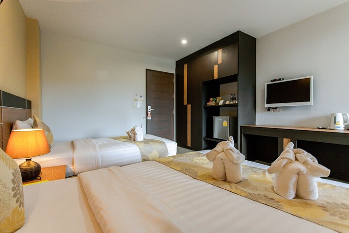 Room 51 of 214