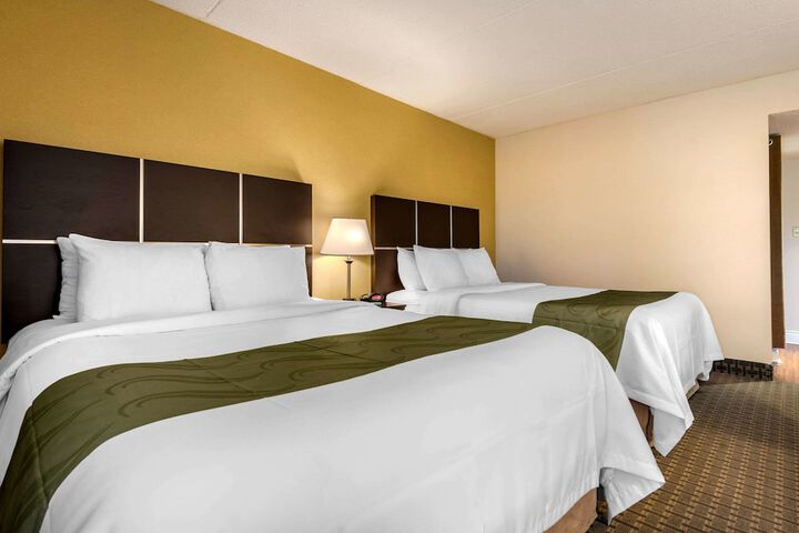 2 Queen Beds (3 of 7)