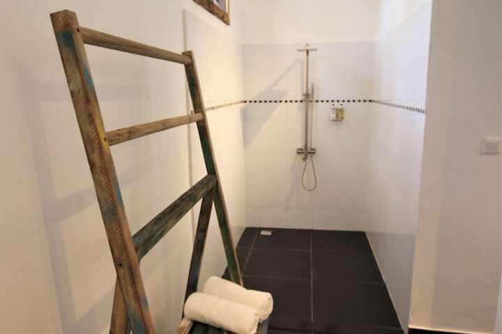 Room 15 of 79