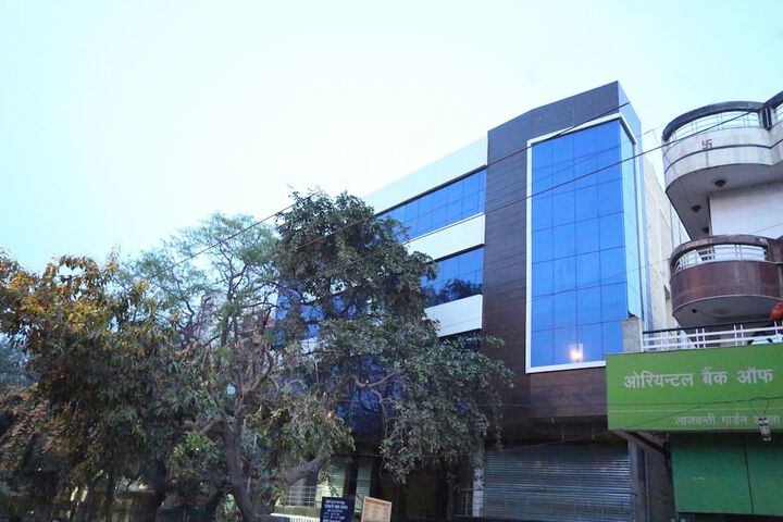 OYO 11952 Hotel Royal India