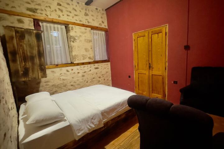 Room 14 of 47