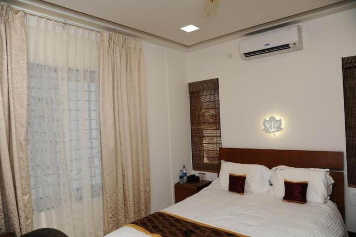 Room 17 of 27