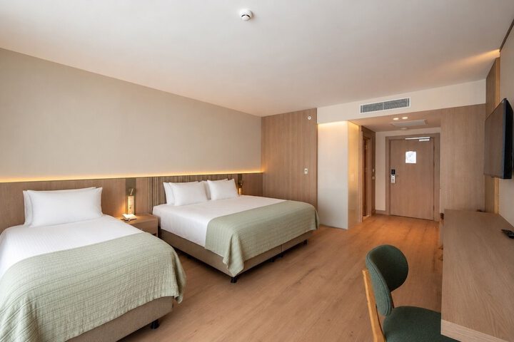 Room 13 of 71