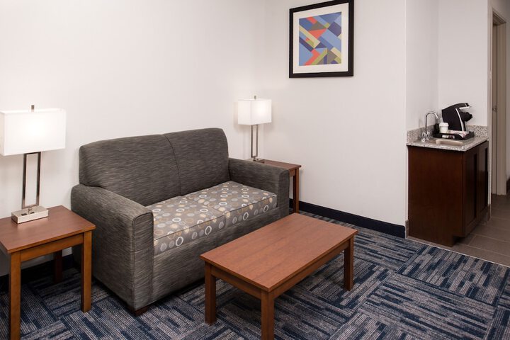 Room 25 of 59