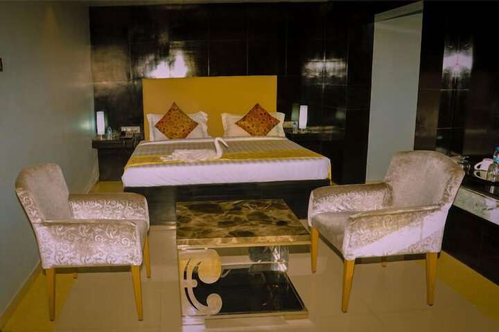 Room 12 of 21