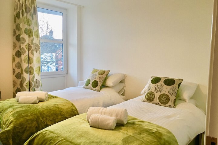 Room 2 of 154