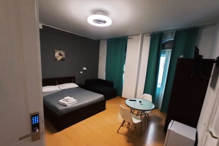 Room 14 of 32