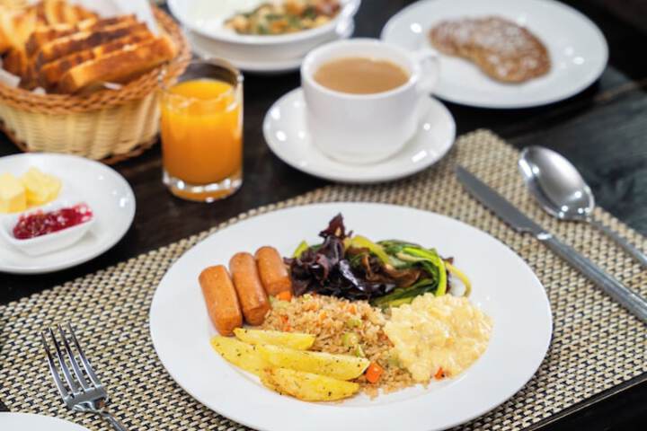 Breakfast/Coffee Service 131 of 198