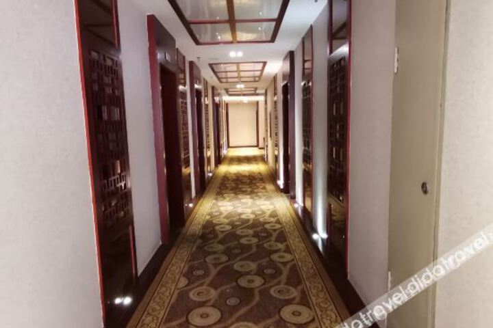 Hotel Interior 4 of 22