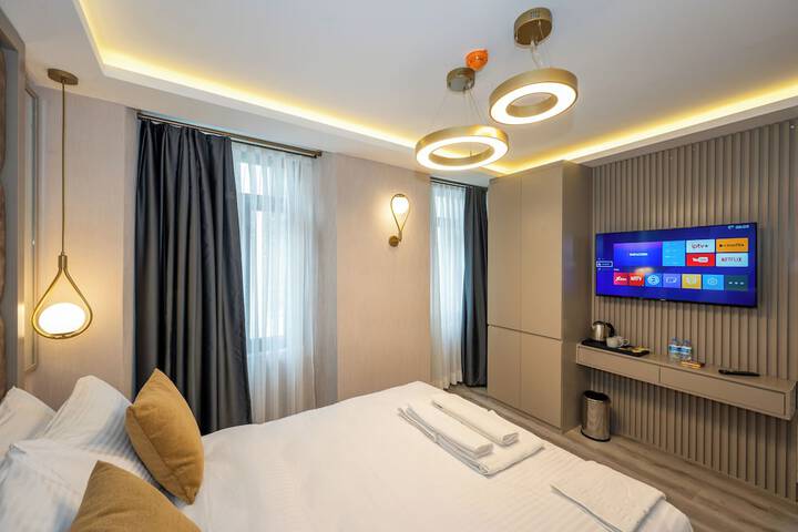 Room 11 of 42