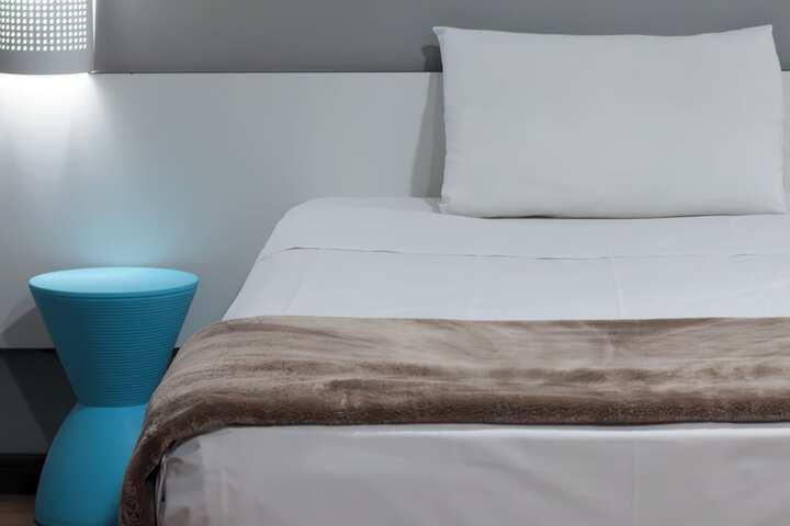 Room 32 of 48