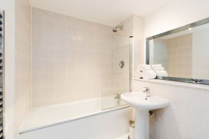 Room 3 of 21