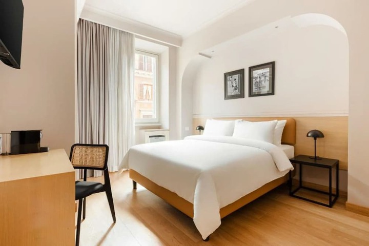 Room 5 of 15