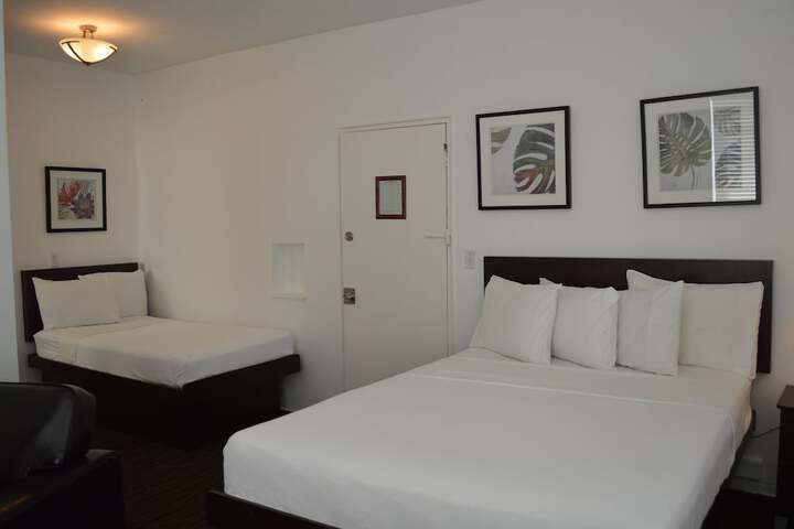 B2 Dxdeluxe Room 2 Queen Beds (2 of 26)