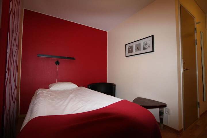 Room 10 of 31