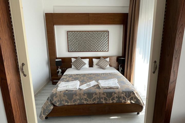 Room 10 of 40