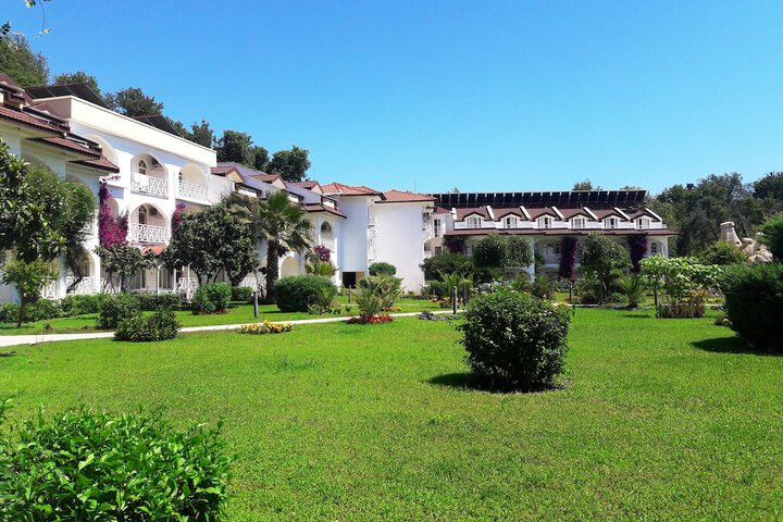 Hotel Exterior 117 of 132