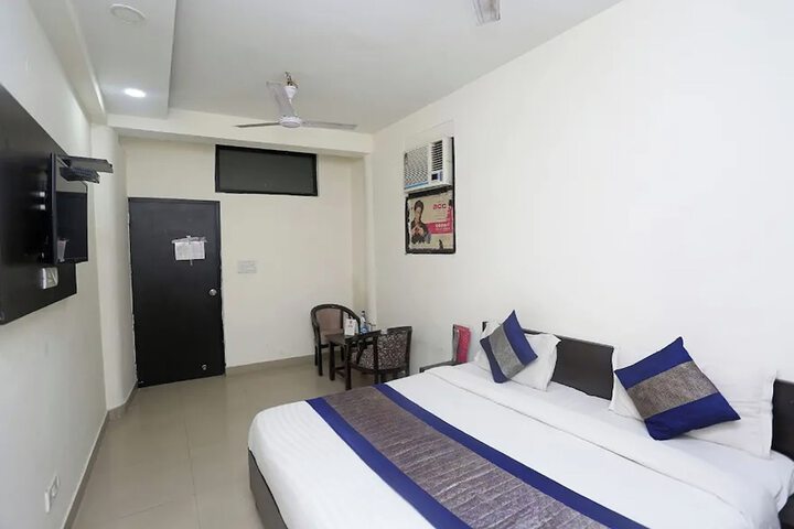 Room 10 of 90