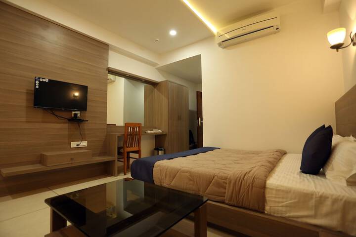 Room 13 of 19