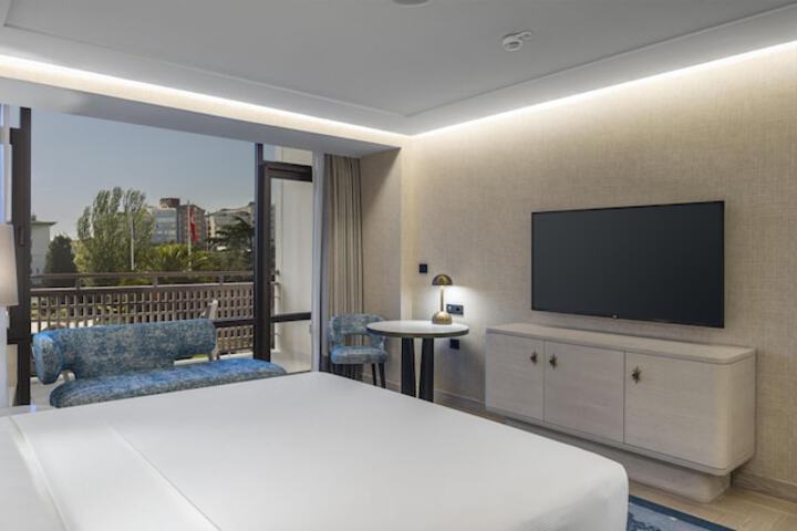 Room 35 of 207