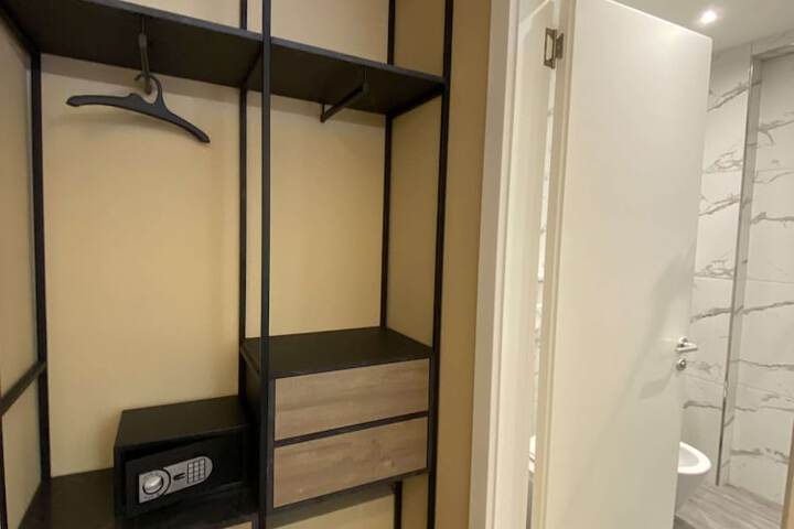 Room 17 of 35