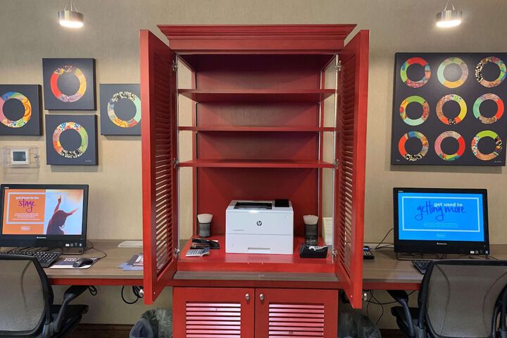 Business Center 35 of 39