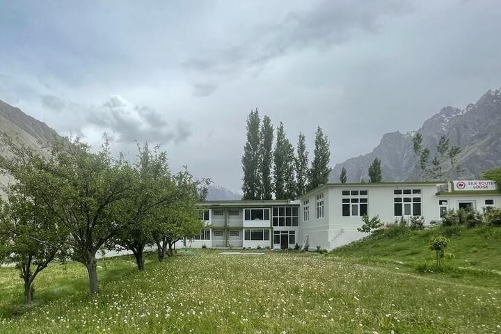 SILK ROUTE LODGE