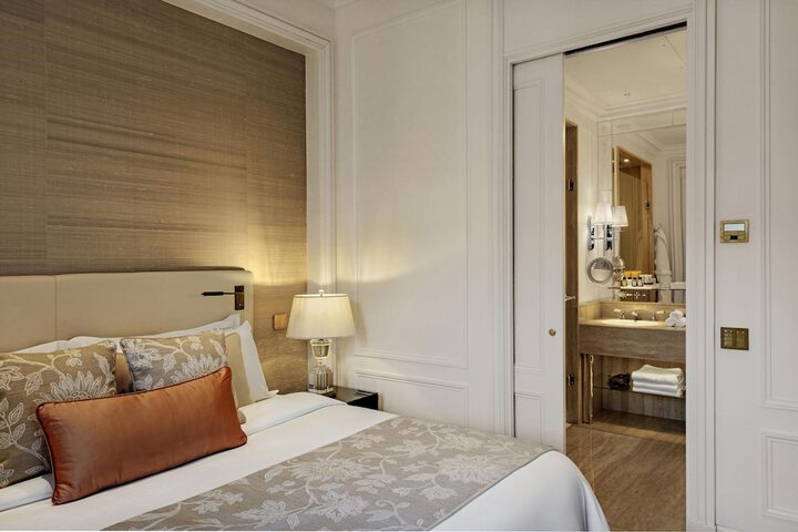 Room 40 of 202